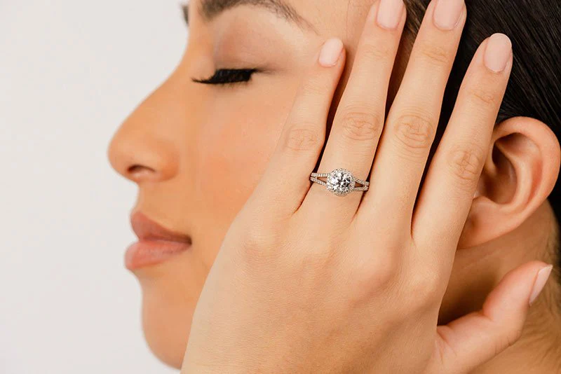 Elegant Split Shank Lab-Grown Diamond Engagement Ring with 1.72 ct. (1.25 ct. center diamond) - Image 4