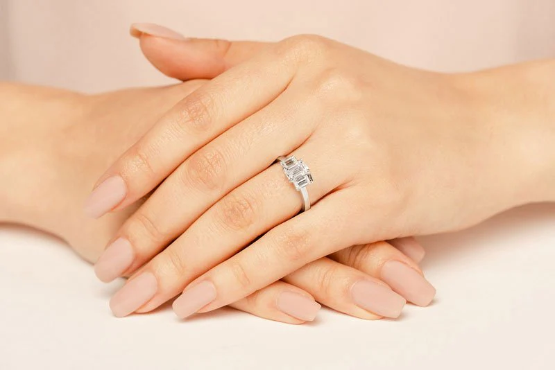 Elegant Three Stone Emerald Diamond Engagement Ring with 1.50 ct. (1.00 ct. center diamond) - Image 4