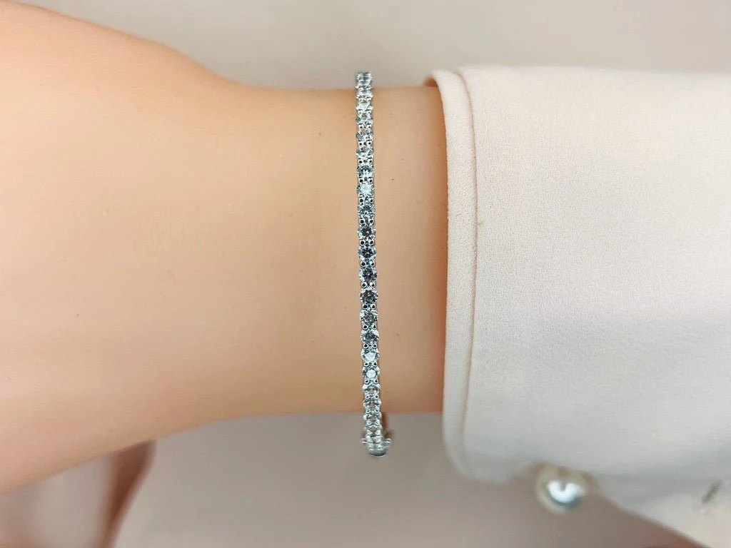Endless Elegance Diamond Bangle with 3.24 ct.(finished) 2.5mm - Image 3