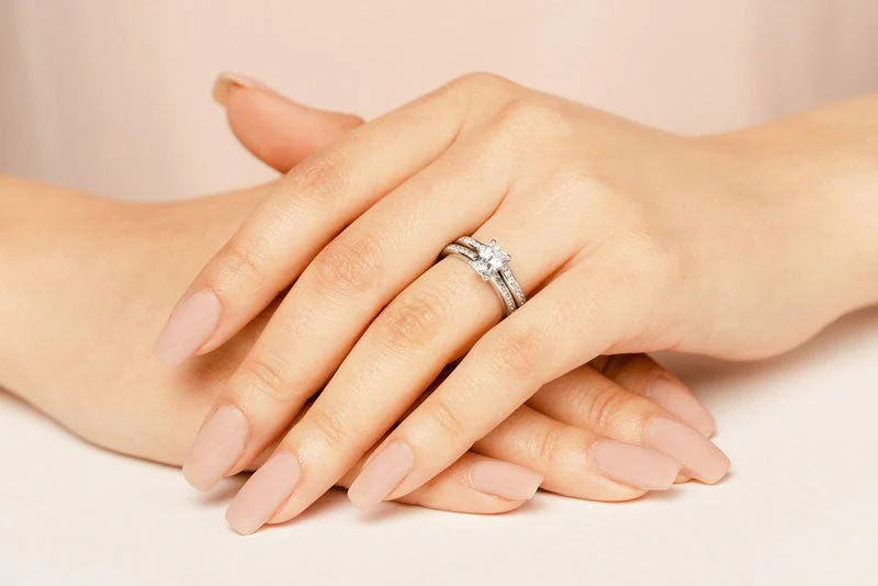 Exquisite Emerald Cut Bridal Set Diamond  with 1.14 ct. (0.70 ct. center diamond) - Image 5