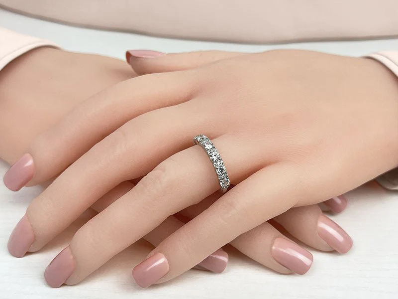 Exquisite Expression Lab-Grown Diamond Anniversary Ring with 1.65 ct.(finished) 1.1mm, 4mm - Image 3