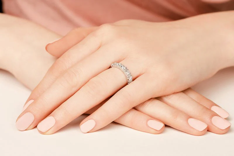 Exquisite Expression Lab-Grown Diamond Anniversary Ring with 1.65 ct.(finished) 1.1mm, 4mm - Image 5