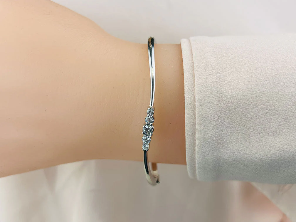 Fancy Five Curved Lab-Grown Diamond Bangle with 0.73 ct.(finished) 2.4mm, 3.5mm, 4.3mm - Image 3