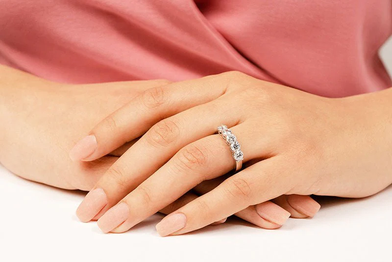 Five Across Diamond Band with 0.24 ct.(finished) 2.3mm - Image 3