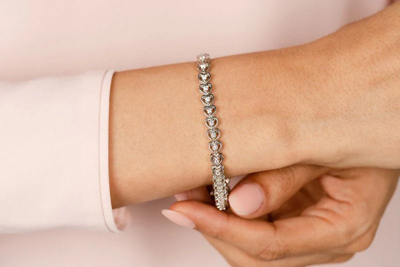 Floating Diamond Heart Lab-Grown Diamond Bracelet with 1.96 ct.(finished) 2.5mm - Image 3