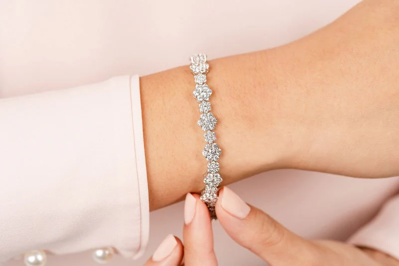 Flower Cluster Lab-Grown Diamond Bracelet with 8.46 ct.(finished) - Image 3