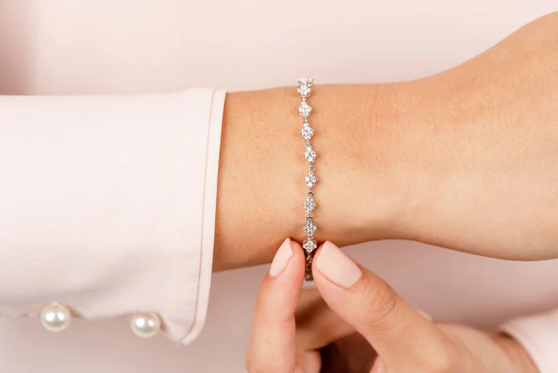 Flower Cluster Link Diamond Bracelet with 2.79 ct.(finished) 2.25mm - Image 4