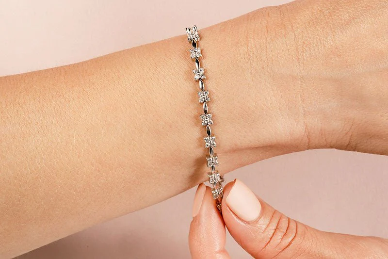 Flower Link Lab-Grown Diamond Bracelet with 1.94 ct.(finished) 1.7mm - Image 3