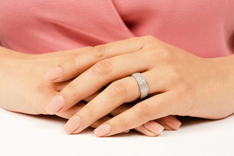 Glamorous Five Row Eternity Diamond Ring with 1.96 ct.(finished) 1.2mm - Image 3