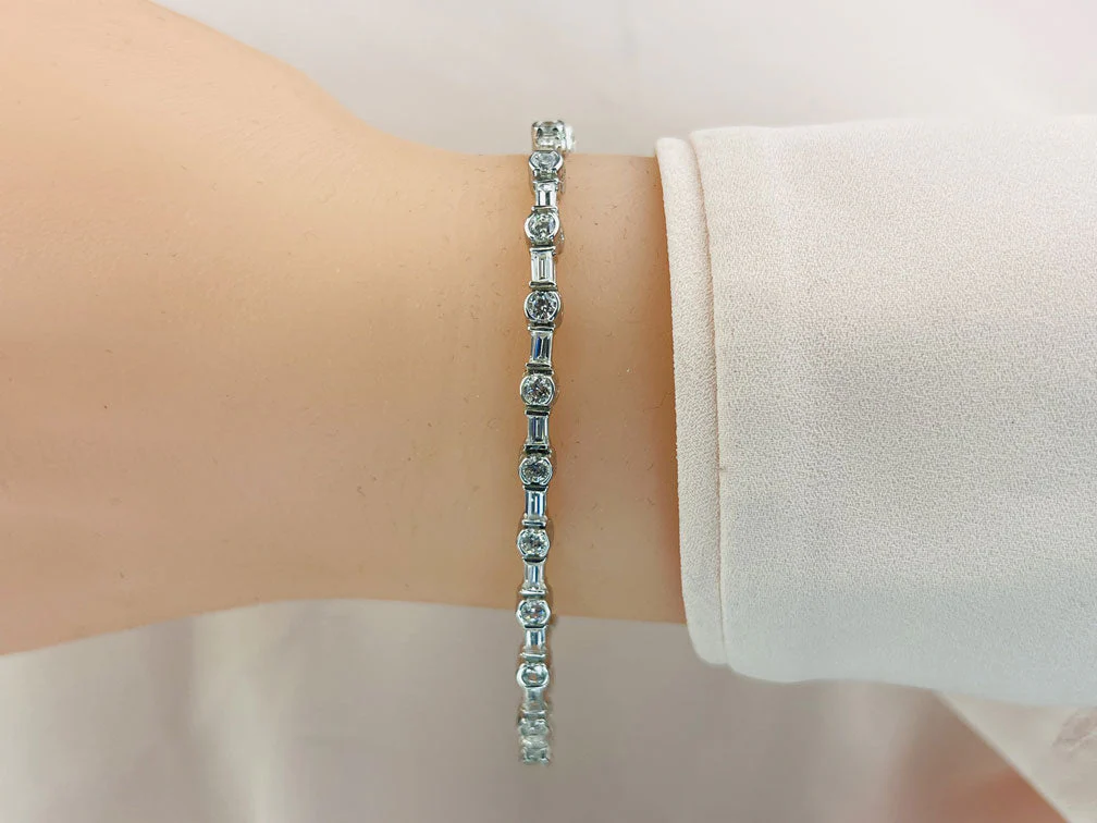 Half Bezel And Channel Set Diamond Bracelet with 5.70 ct.(finished) 4x2mm, 3.25mm - Image 3