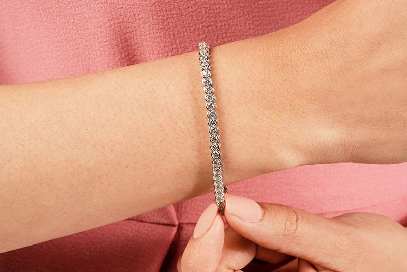 Half Bezel Confidence Diamond Tennis Bracelet with 7.01 ct.(finished) 3.4mm - Image 3
