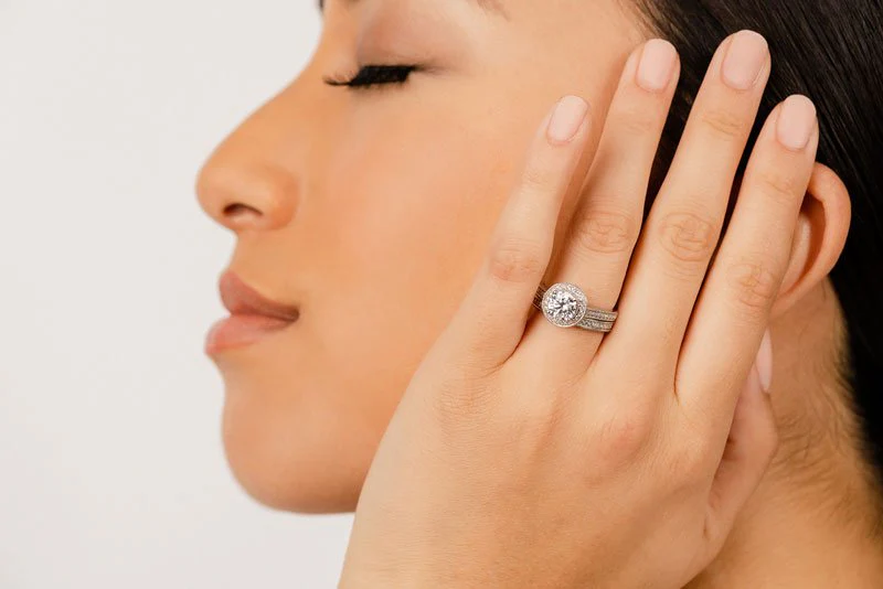 Luxe Diamond Vintage Style Lab-Grown Diamond Bridal Set with 0.95 ct. (0.50 ct. center diamond) - Image 4