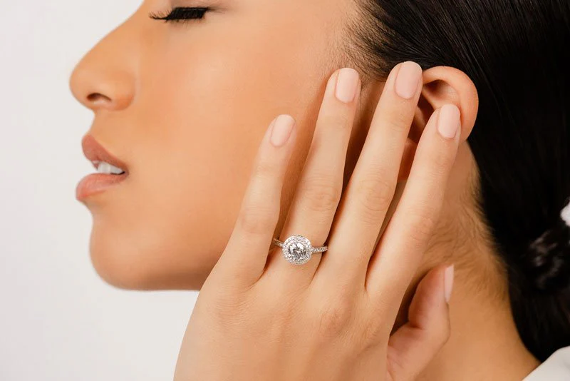 Luxurious Double Halo Diamond Engagement Ring with 0.95 ct. (0.50 ct. center diamond) - Image 4