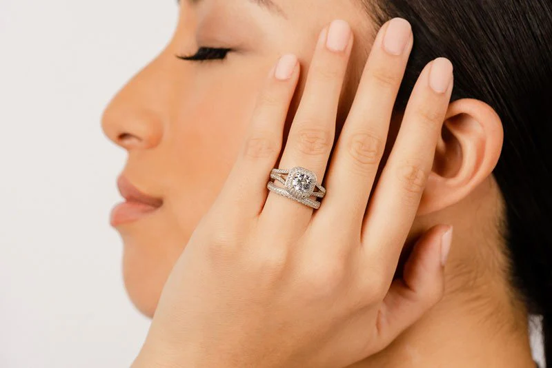 Luxurious Split Shank Halo Wedding Set Diamond  with 1.42 ct. (0.50 ct. center diamond) - Image 4