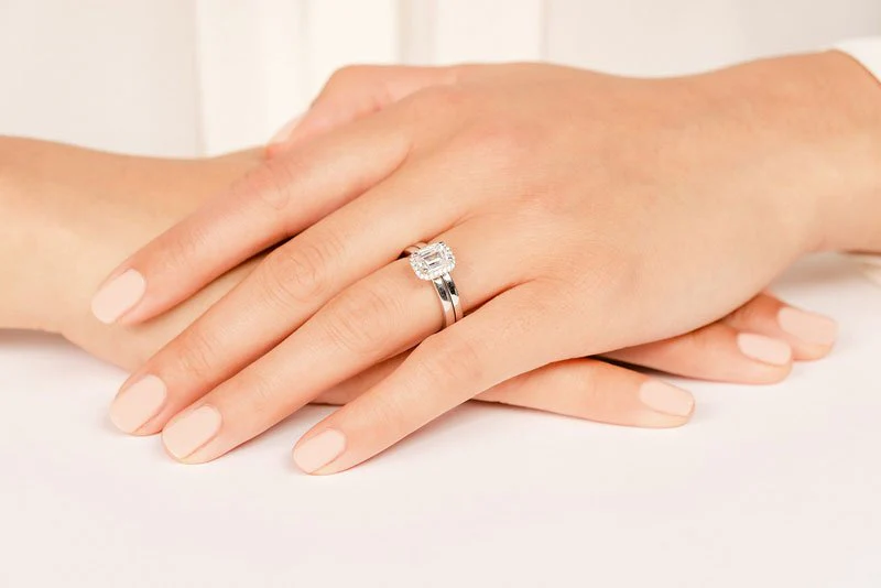 Modern Grace Emerald Wedding Ring Set Diamond with 1.64 ct. (1.50 ct. center diamond) - Image 5