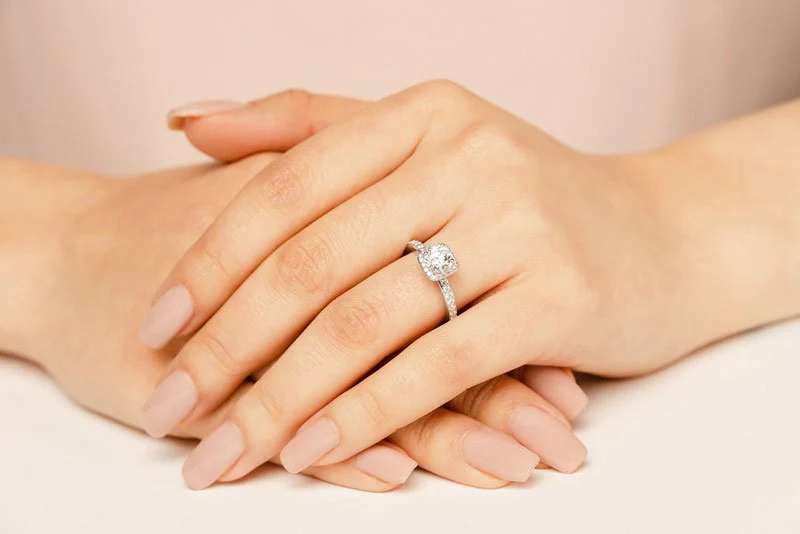 New Love Diamond Engagement Ring with 0.82 ct. (0.50 ct. center diamond) - Image 5