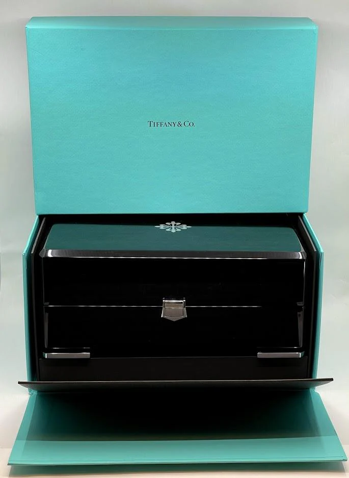 Patek Philippe 39mm Calatrava Watch Black Dial 5227G - Image 4