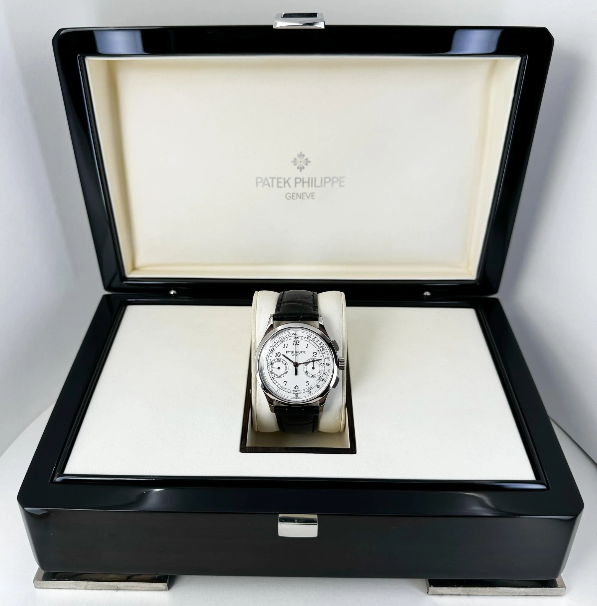 Patek Philippe 5170G-001 Complications Chronograph 39.4mm Silver White Arabic White Gold Manual - Image 4