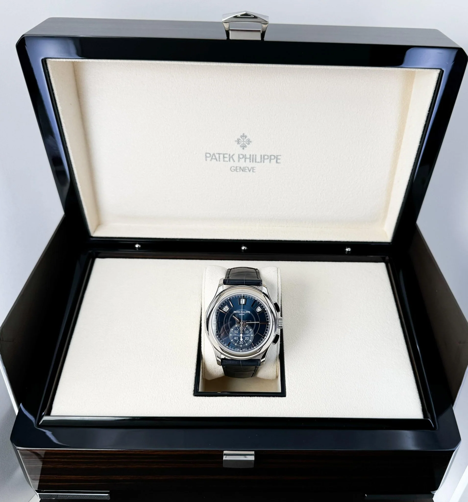 Patek Philippe Annual Calendar Chronograph Complications Watch - 5905P-001 - Image 3