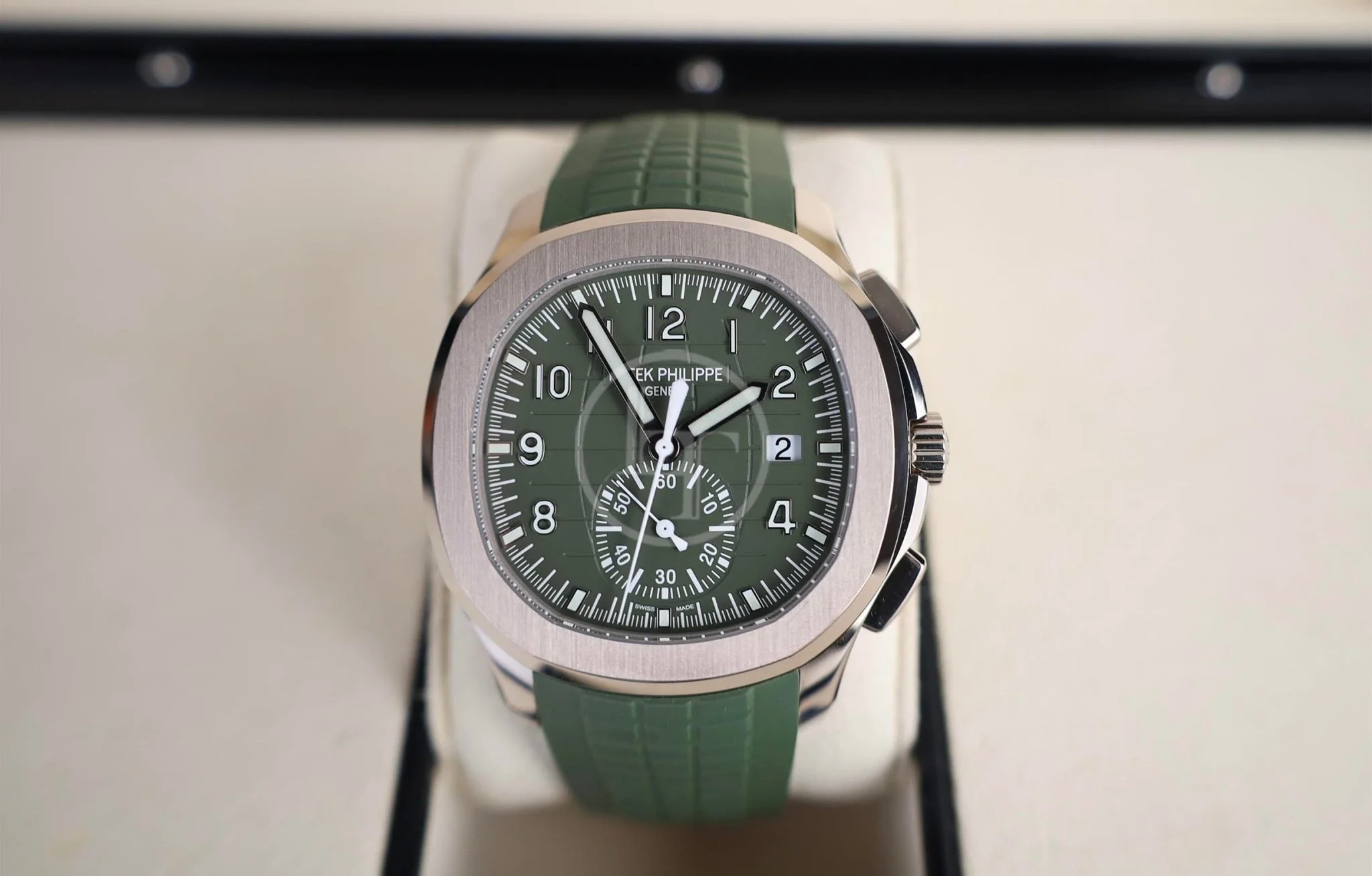 Patek Philippe Aquanaut Chronograph White Gold Khaki Green Dial 5968G-010 - Image 3