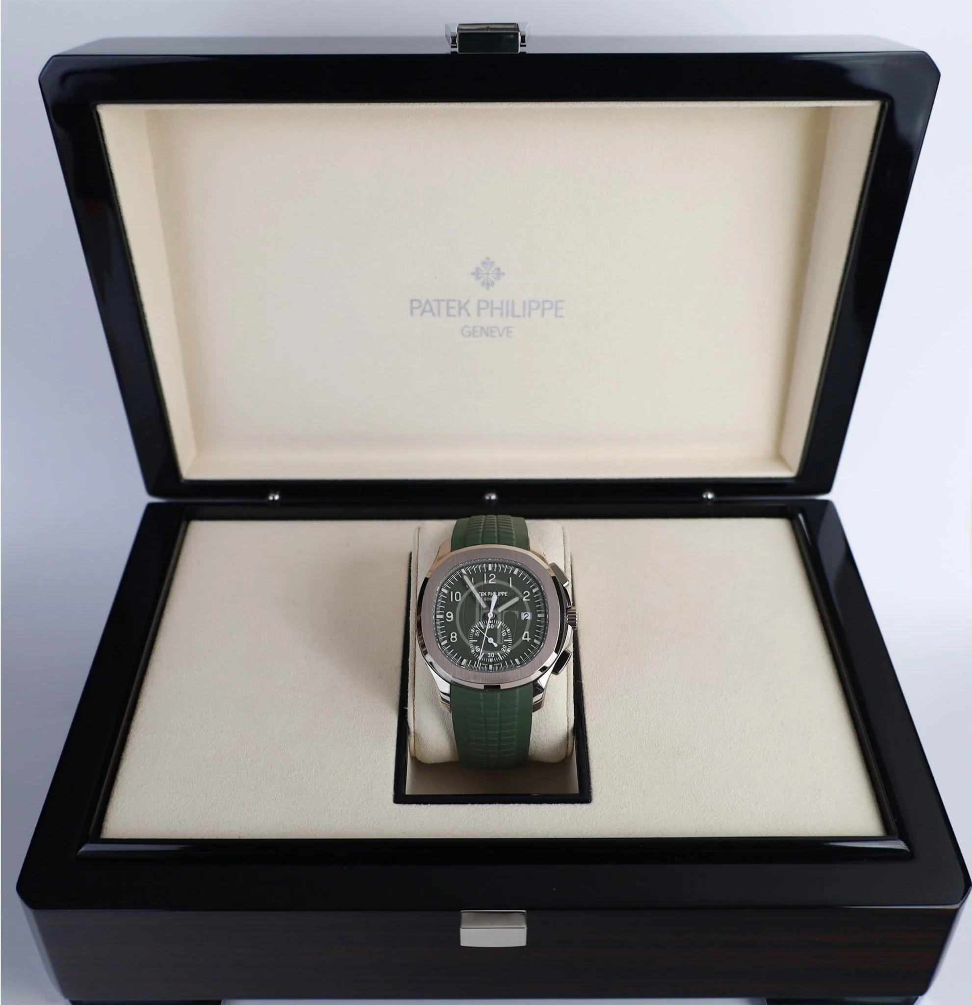 Patek Philippe Aquanaut Chronograph White Gold Khaki Green Dial 5968G-010 - Image 4
