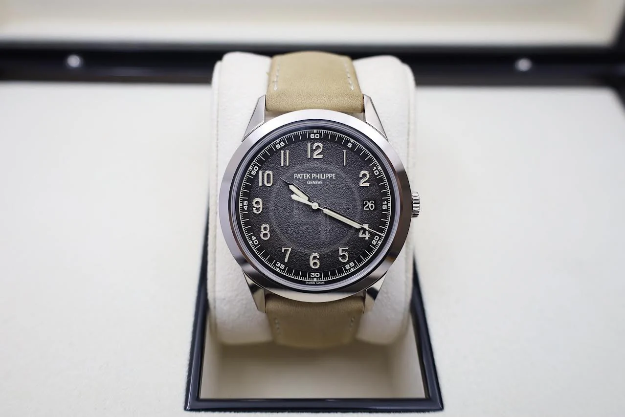 Patek Philippe Calatrava White Gold Textured Grey Dial | 5226G-001 - Image 3