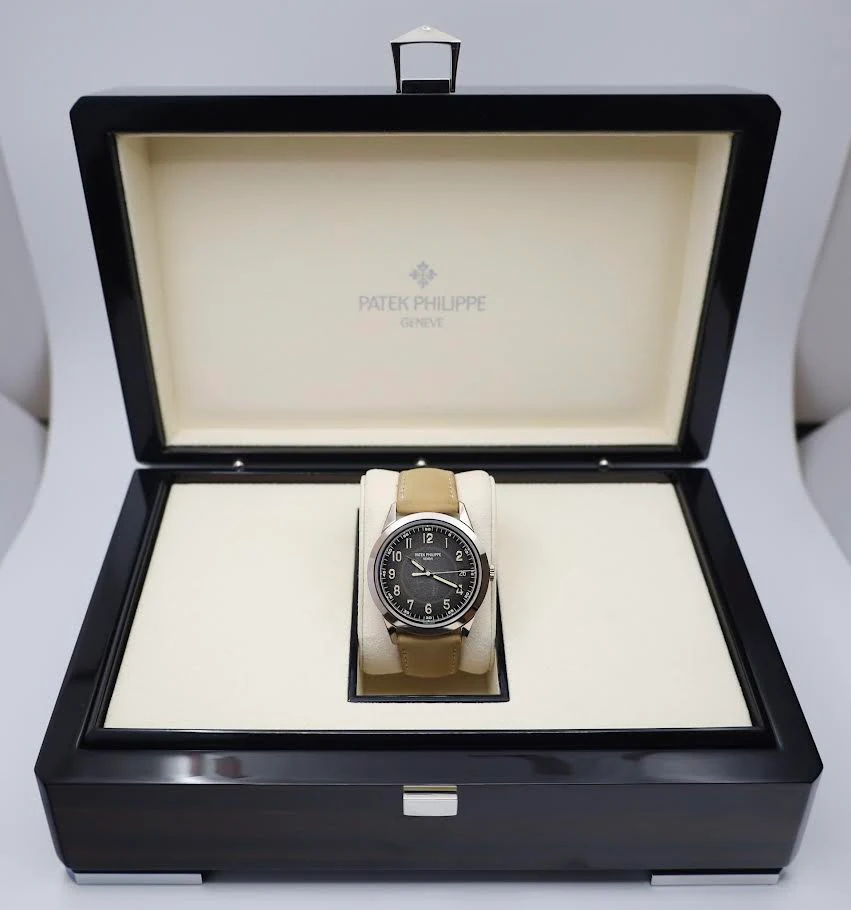 Patek Philippe Calatrava White Gold Textured Grey Dial | 5226G-001 - Image 4