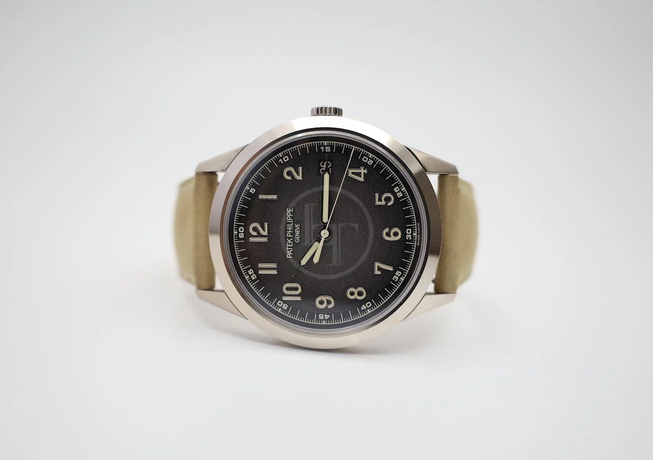 Patek Philippe Calatrava White Gold Textured Grey Dial | 5226G-001 - Image 5