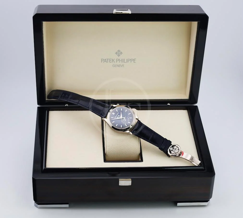 Patek Philippe Complications Annual Calendar Moon Phases White Gold Blue Baguette Diamond Dial | 5396G-017 - Image 4