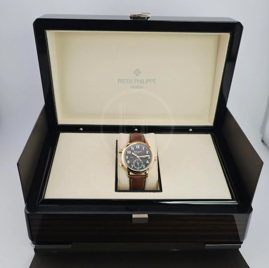 Patek Philippe Complications Calatrava Pilot Travel Time Rose Gold Brown Dial | 7234R-001 - Image 4
