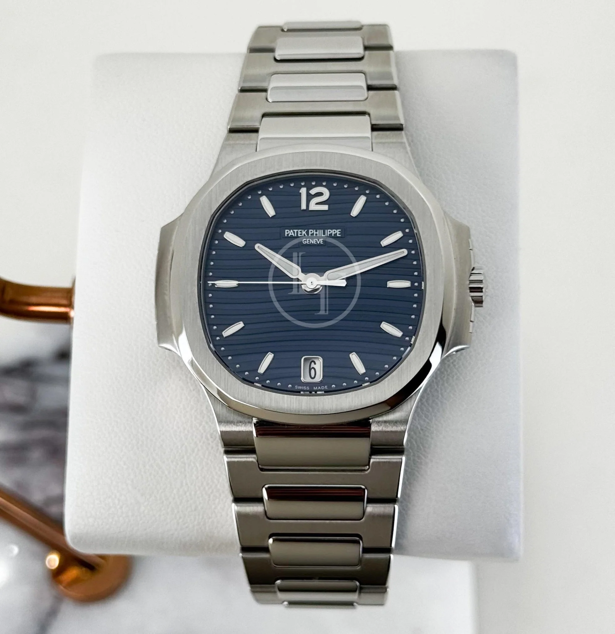 Patek Philippe Ladies Nautilus Watch - 7118/1A-001 - Image 2