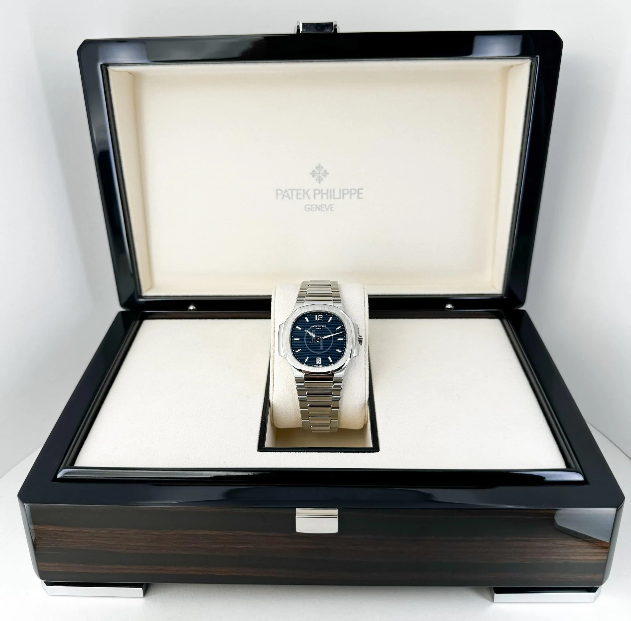Patek Philippe Ladies Nautilus Watch - 7118/1A-001 - Image 4