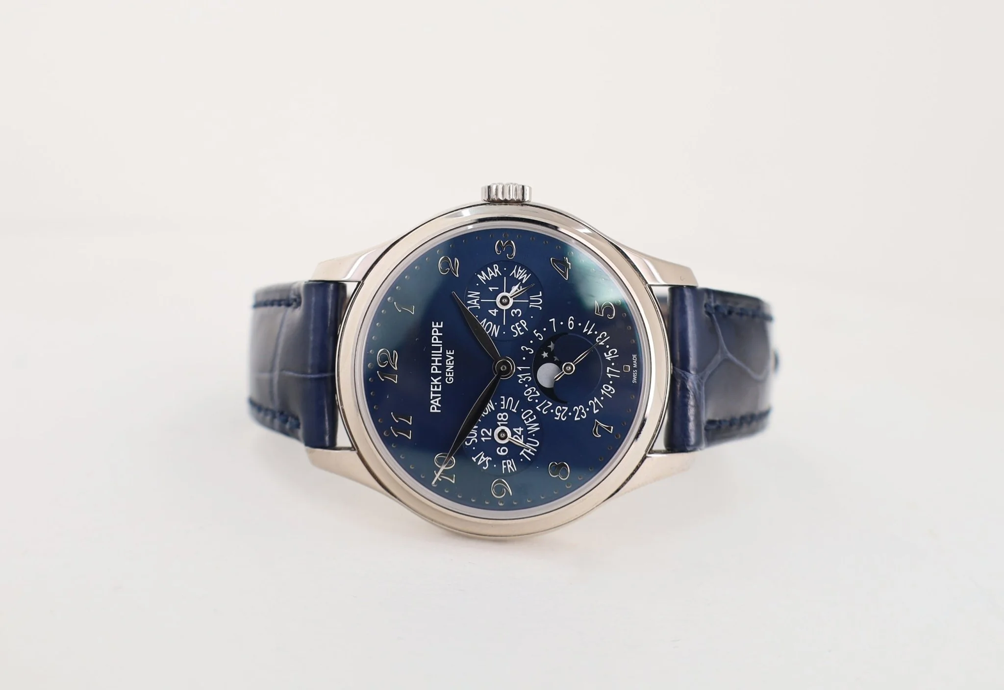 Patek Philippe Men Grand Complications Perpetual Calender Moonphase Watch - 5327G-001 - Image 5