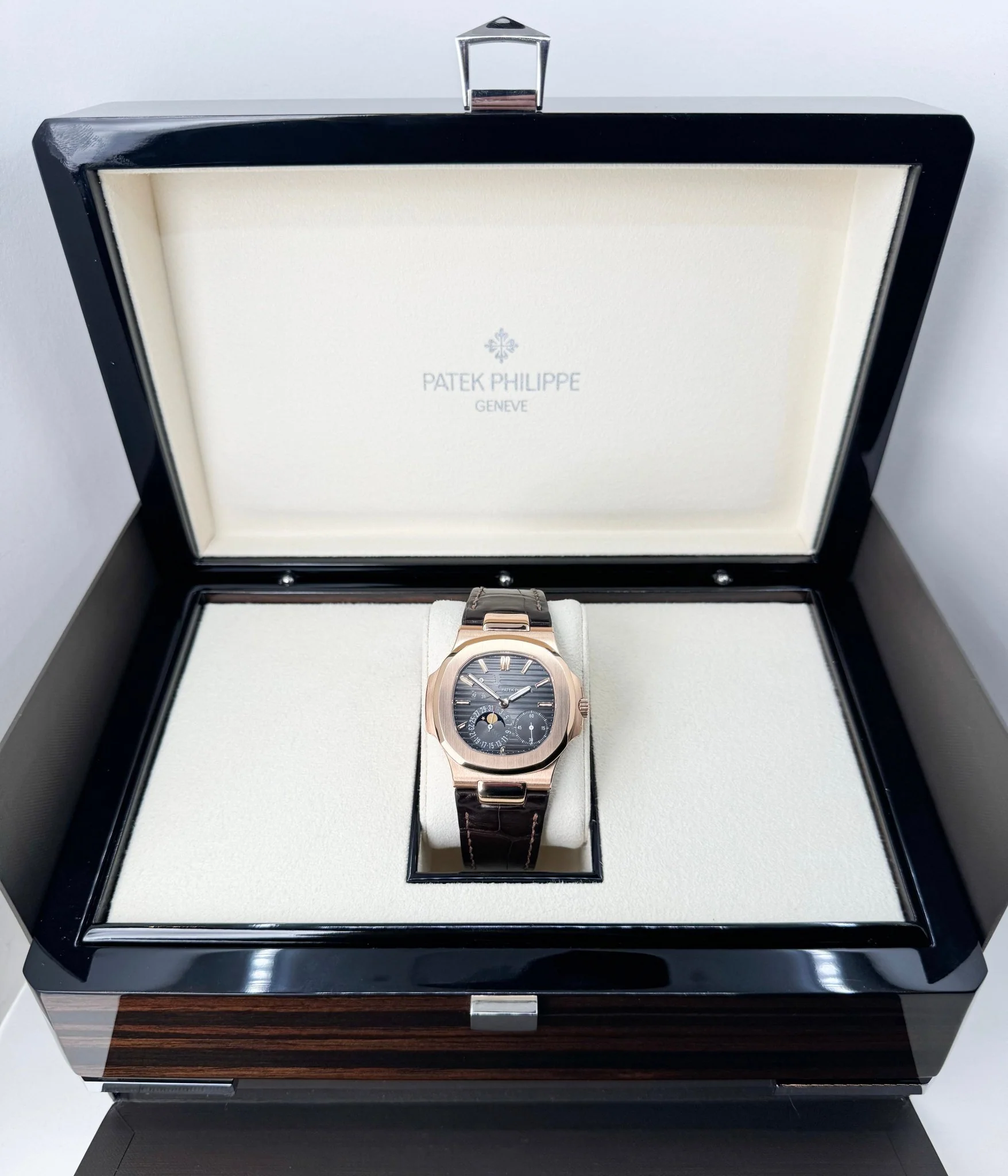 Patek Philippe Nautilus Watch - 5712R-001 - Image 4