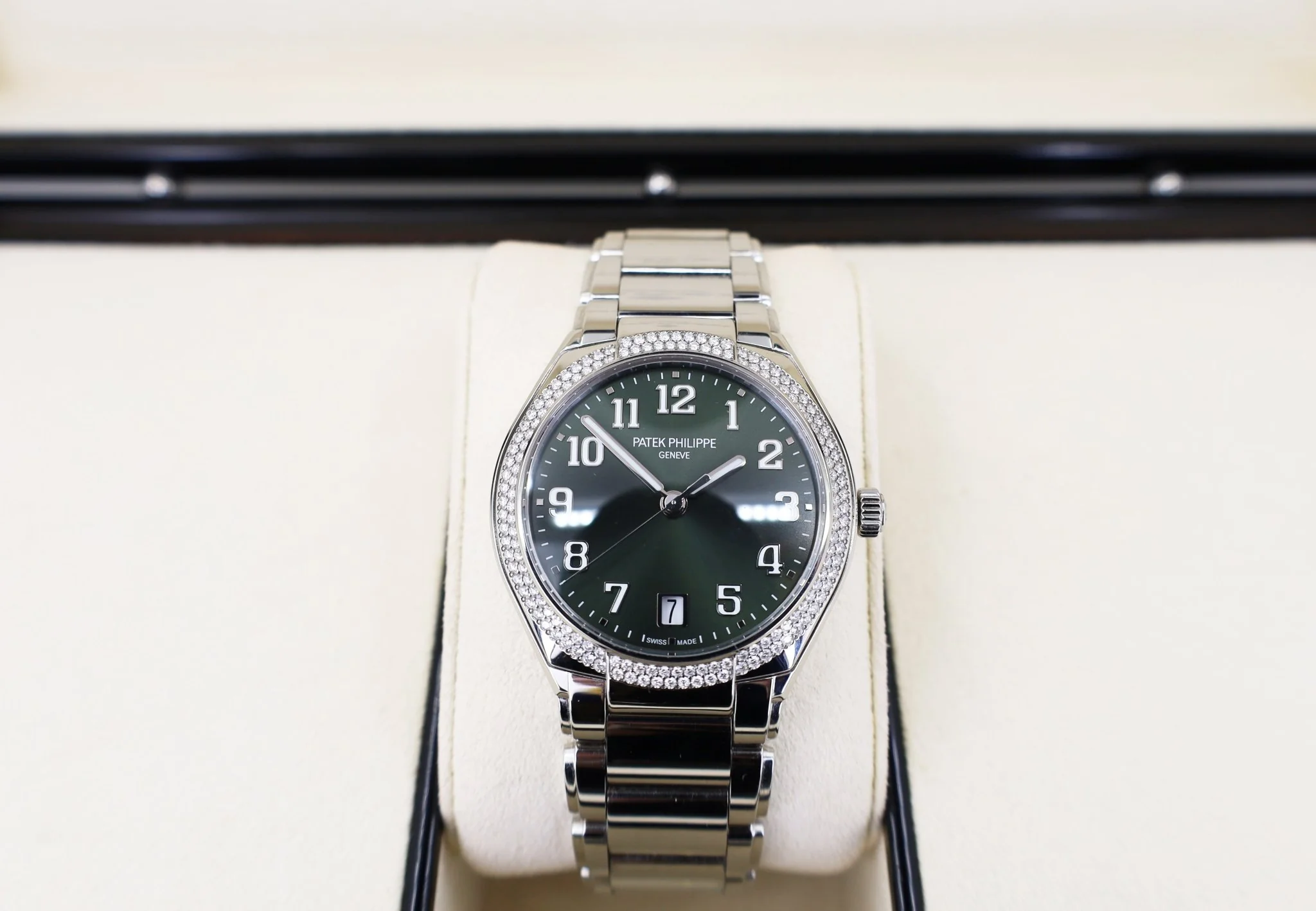 Patek Philippe Twenty~4 Automatic Round Olive Green Sunburst Dial Ladies Watch - 7300/1200A-011 - Image 3