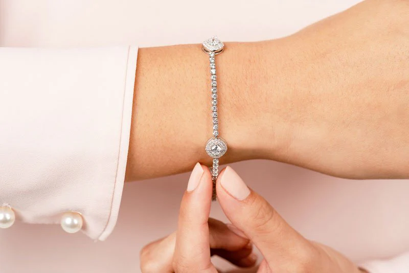 Posh Diamond Bracelet With Modern Accents Lab-Grown Diamond  with 5.65 ct.(finished) 1.1mm, 2.2mm, 5.5mm - Image 3