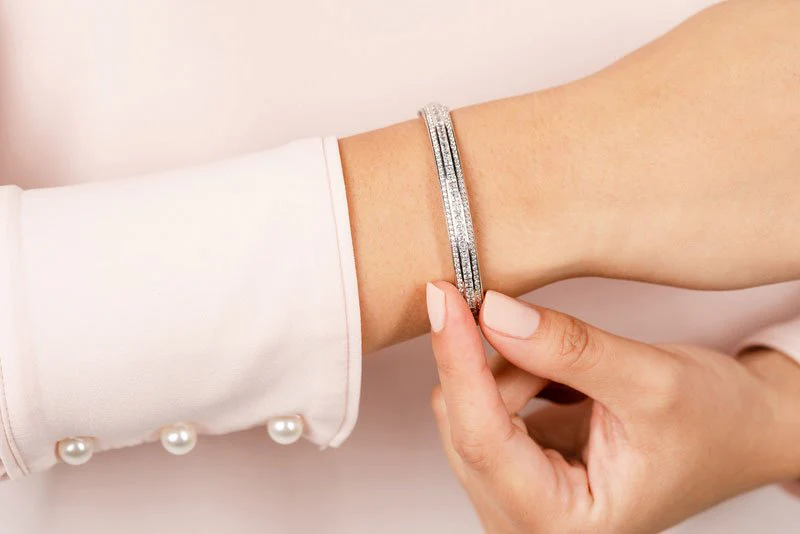 Princess Cut And Round Lab-Grown Diamond Bangle with 3.77 ct.(finished) 1.3mm, 2.3mm - Image 4