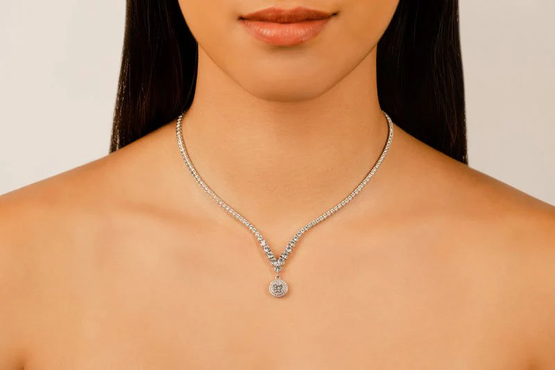 Remarkable Plunging V Neck Diamond Necklace with 8.75 ct.(finished) - Image 4
