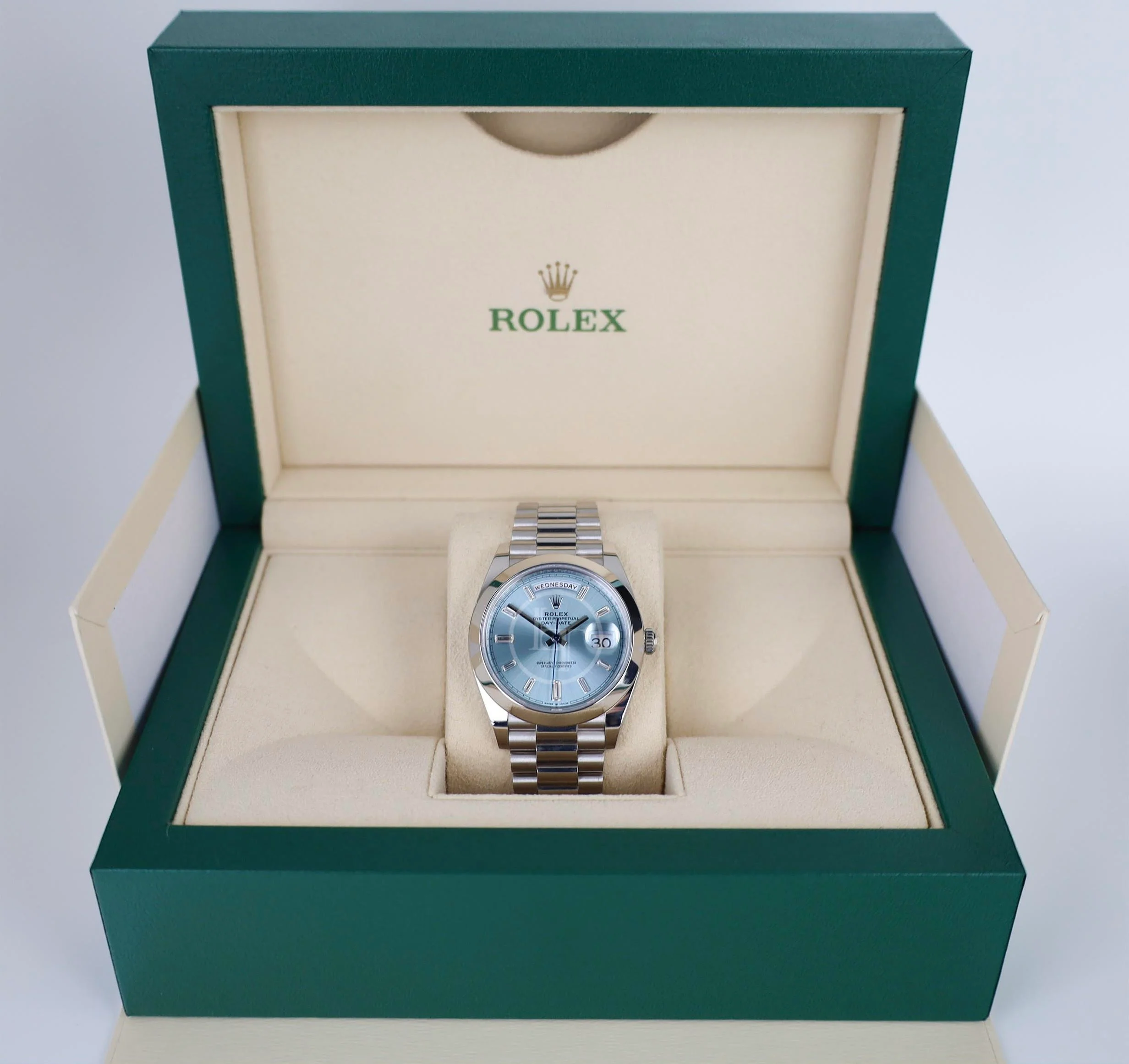 Rolex Day-Date 40 Platinum Ice Blue Diamond Dial & Smooth Bezel President Bracelet 228206 - - Image 4