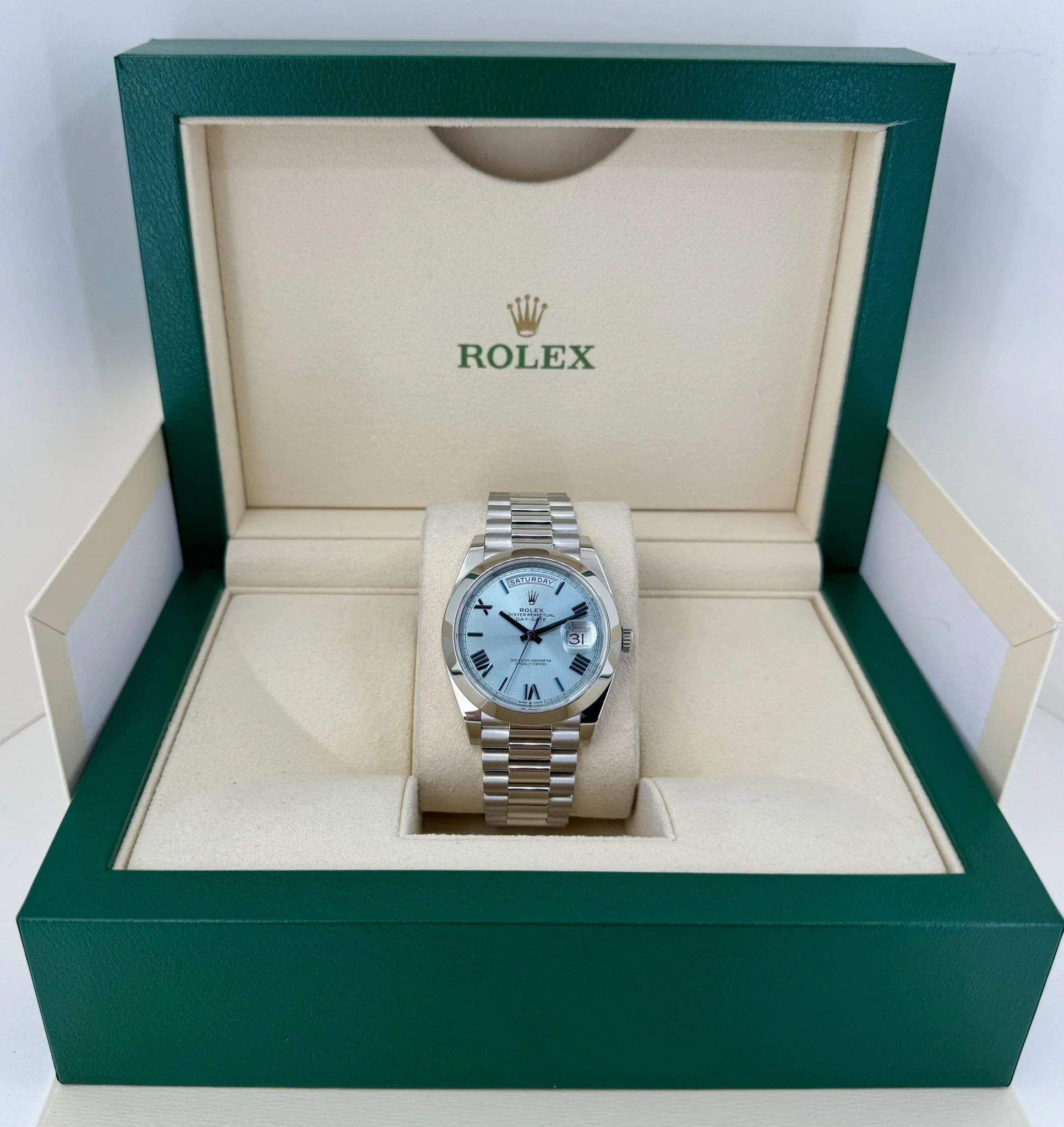 Rolex Day-Date 40 Platinum Ice Blue Quadrant Roman Dial Roman Dial & Smooth Bezel President Bracelet 228206 - - Image 4