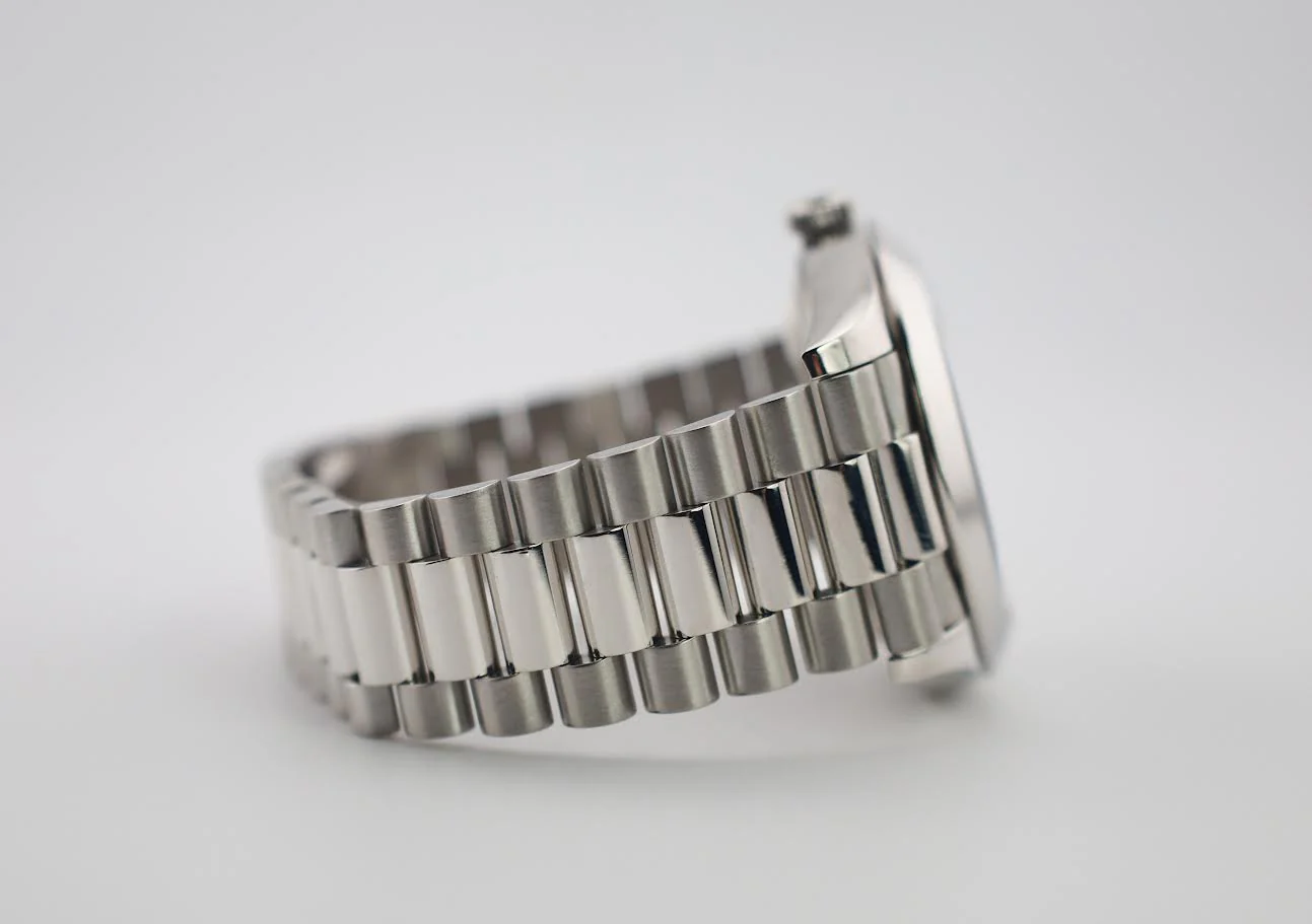 Rolex Day-Date 40 Platinum Olive Green Roman Dial & Smooth Bezel President Bracelet 228206 - - Image 6