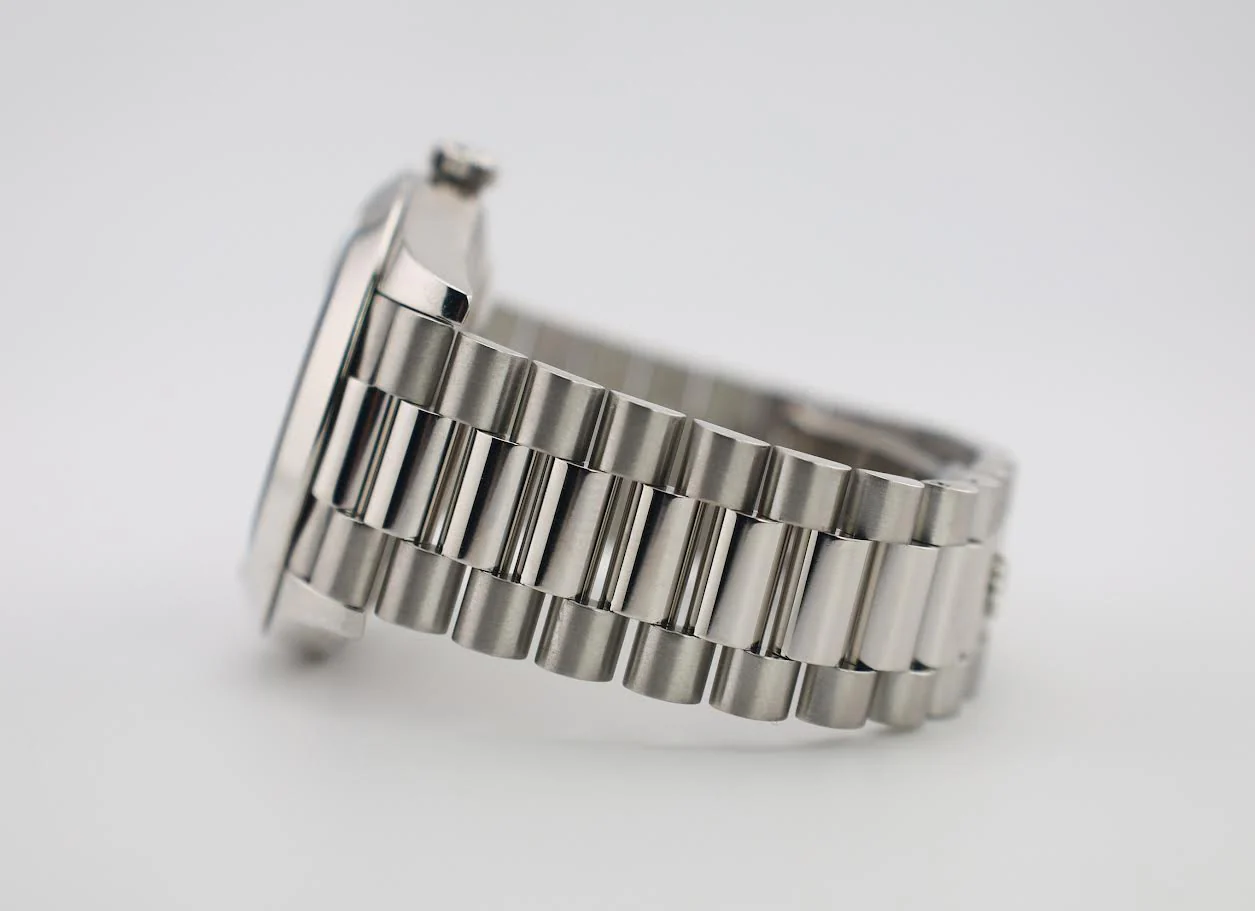 Rolex Day-Date 40 Platinum Olive Green Roman Dial & Smooth Bezel President Bracelet 228206 - - Image 7