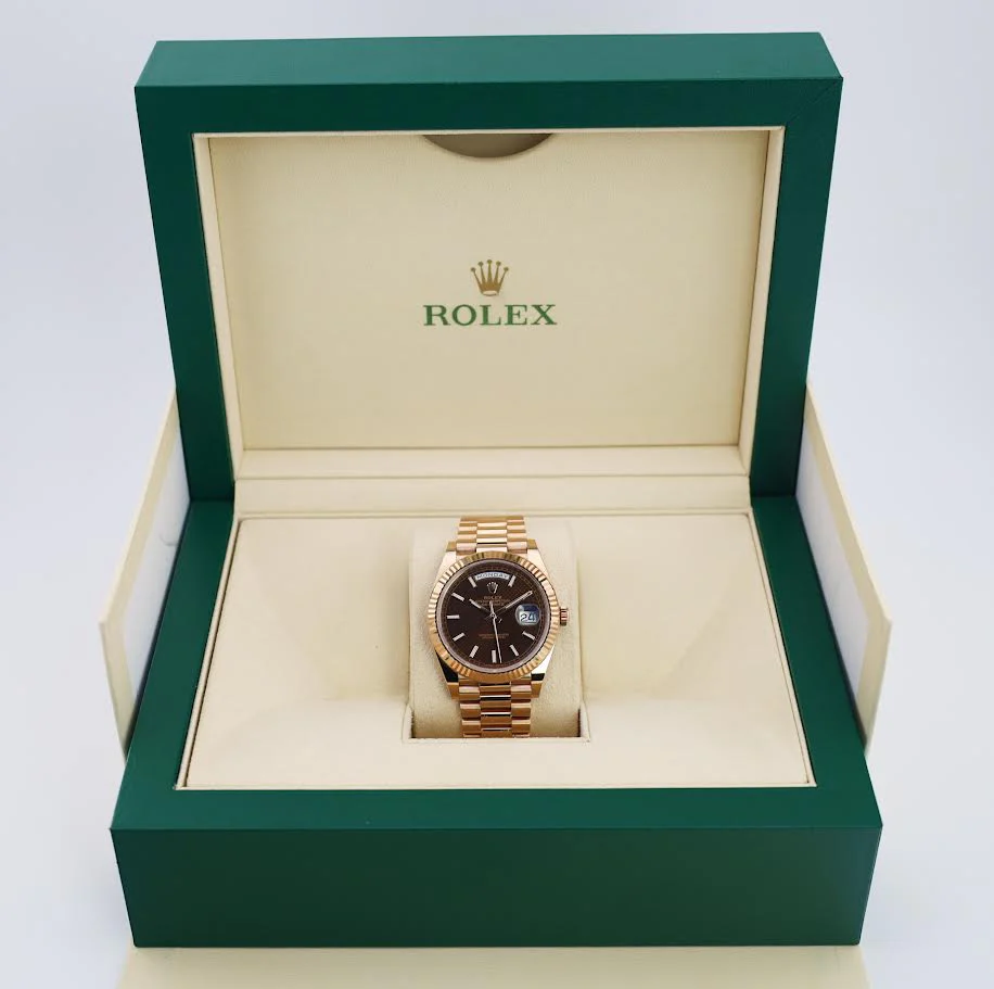 Rolex Day-Date 40 Rose Gold Chocolate Diagnonal Motif Index Dial & Fluted Bezel President Bracelet 228235 - - Image 4