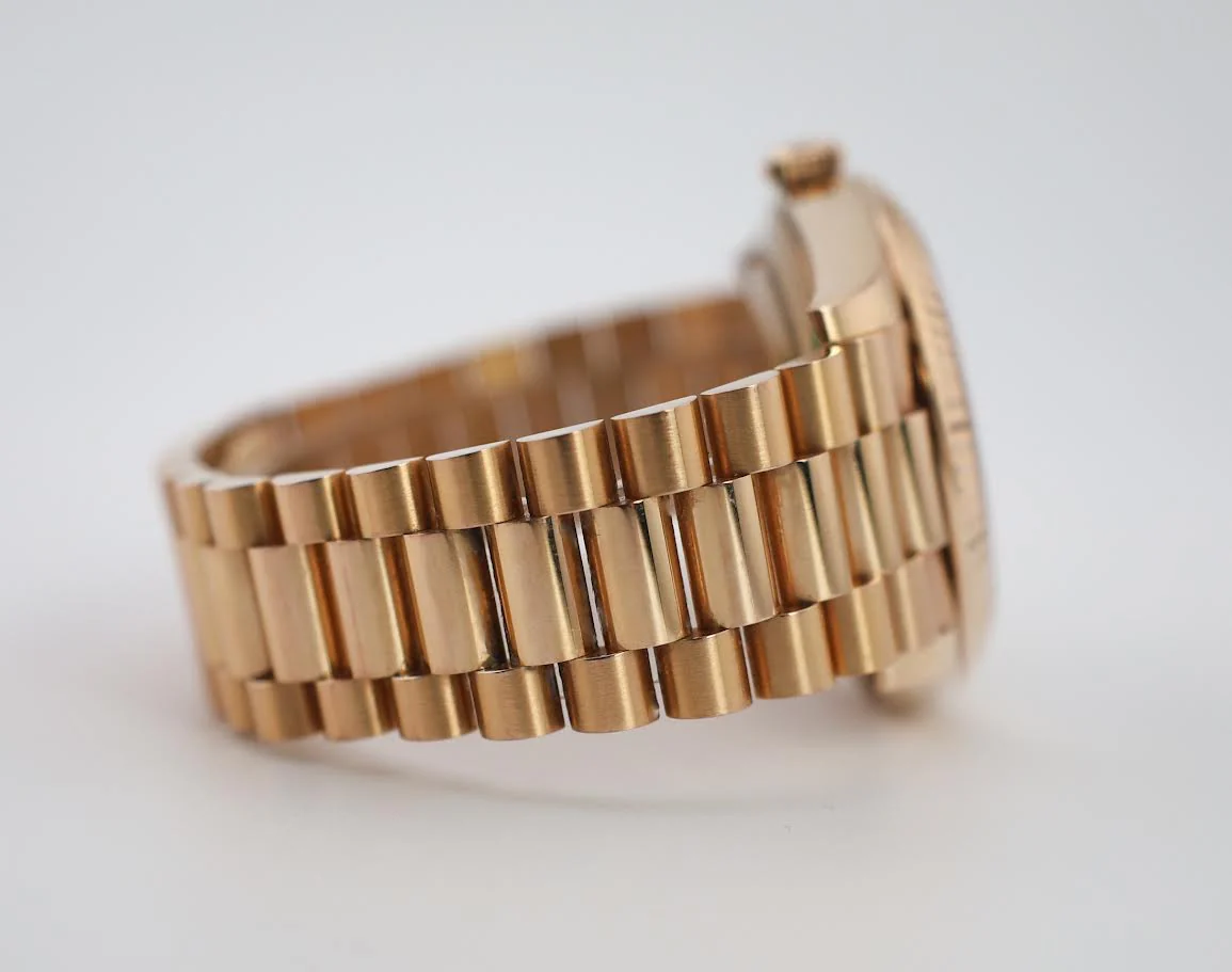 Rolex Day-Date 40 Rose Gold Chocolate Diagnonal Motif Index Dial & Fluted Bezel President Bracelet 228235 - - Image 5