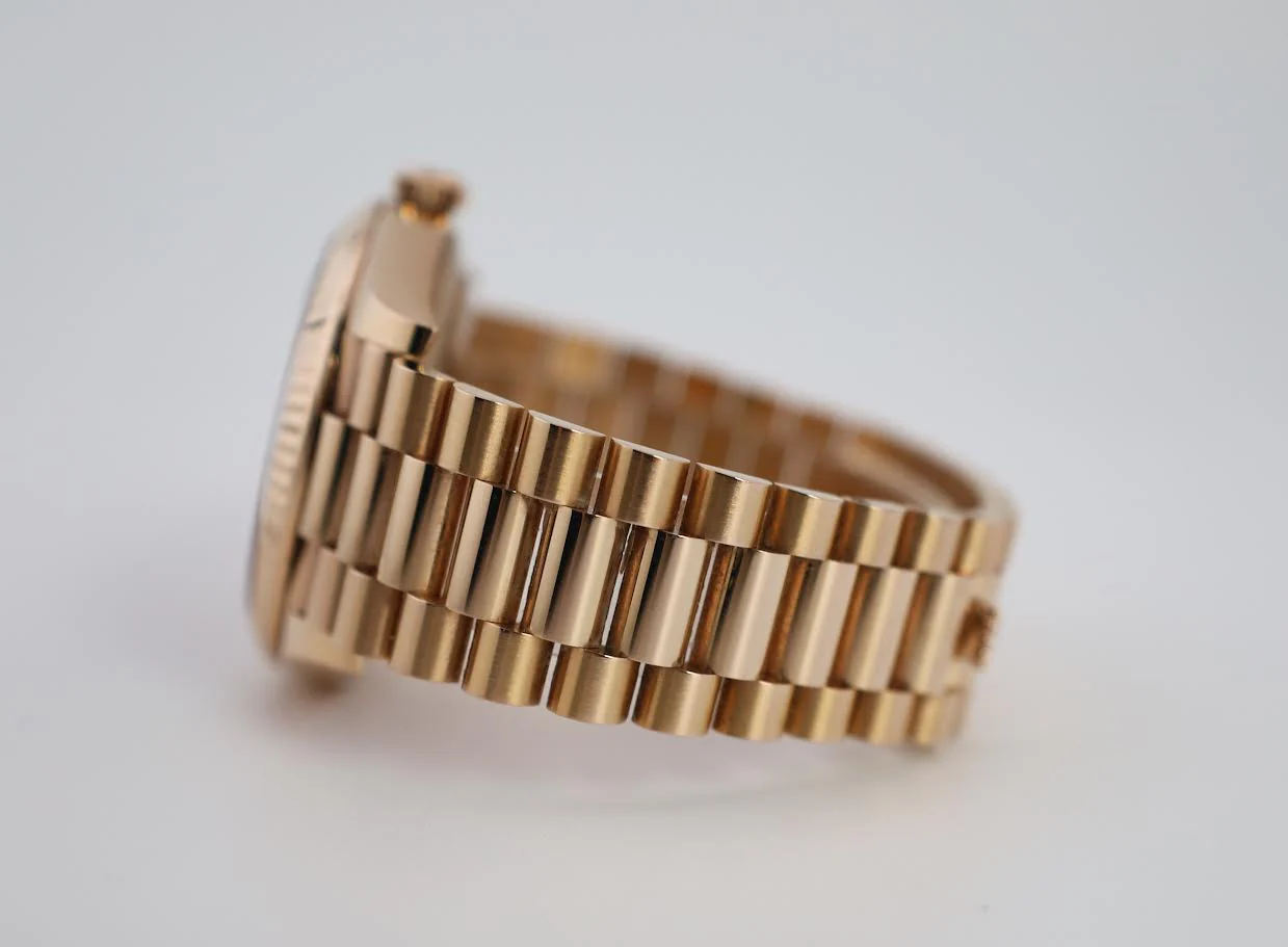 Rolex Day-Date 40 Rose Gold Chocolate Diagnonal Motif Index Dial & Fluted Bezel President Bracelet 228235 - - Image 6