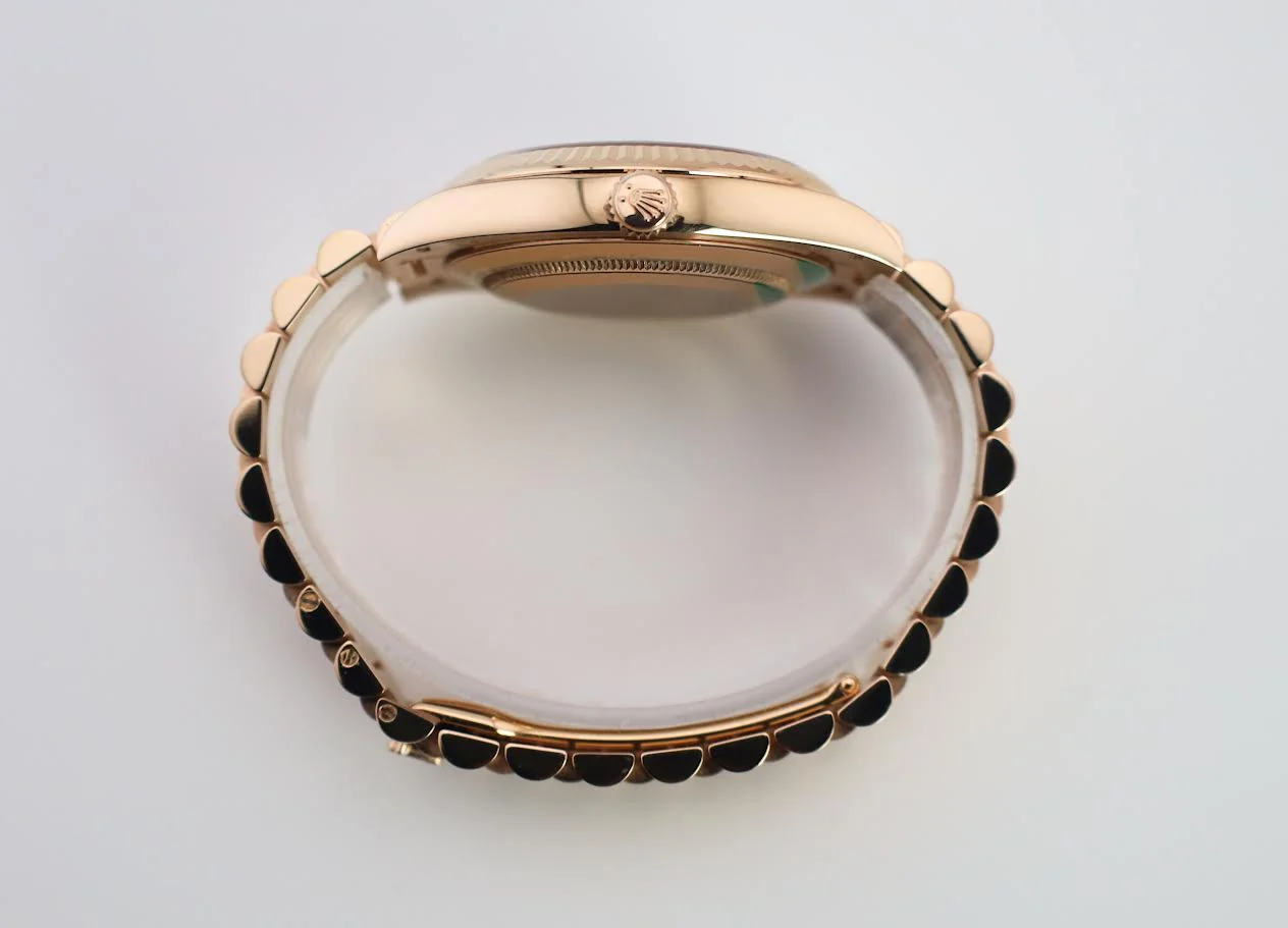 Rolex Day-Date 40 Rose Gold Chocolate Diagnonal Motif Index Dial & Fluted Bezel President Bracelet 228235 - - Image 7