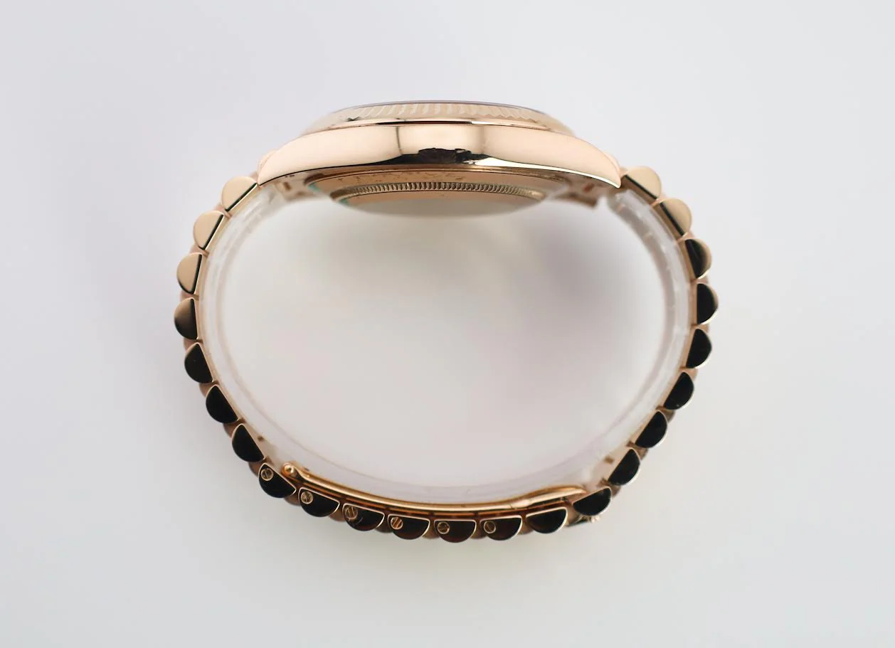 Rolex Day-Date 40 Rose Gold Chocolate Diagnonal Motif Index Dial & Fluted Bezel President Bracelet 228235 - - Image 8