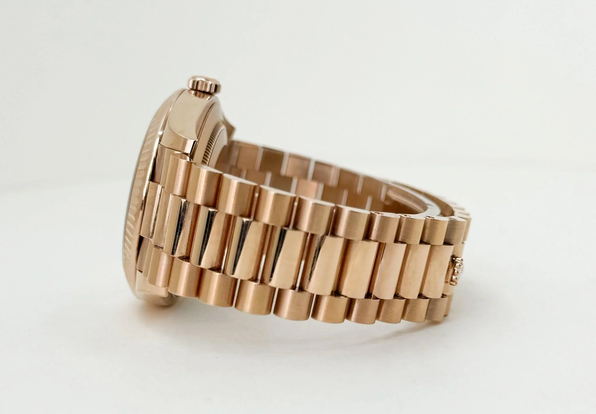 Rolex Day-Date 40 Rose Gold Chocolate Roman Dial & Fluted Bezel President Bracelet 228235 - - Image 7