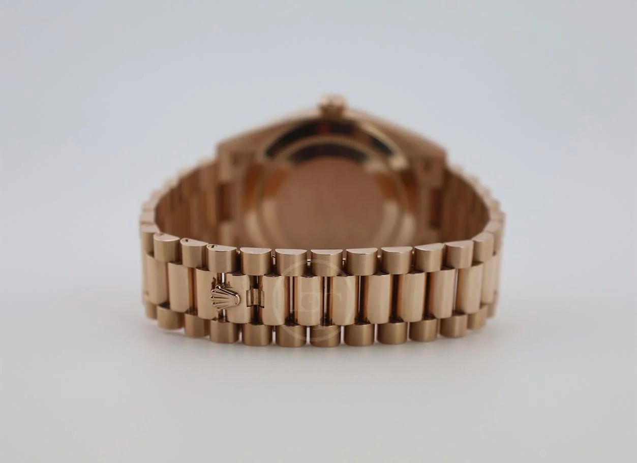 Rolex Day-Date 40 Rose Gold Olive Green Roman Dial & Fluted Bezel President Bracelet 228235 - - Image 10