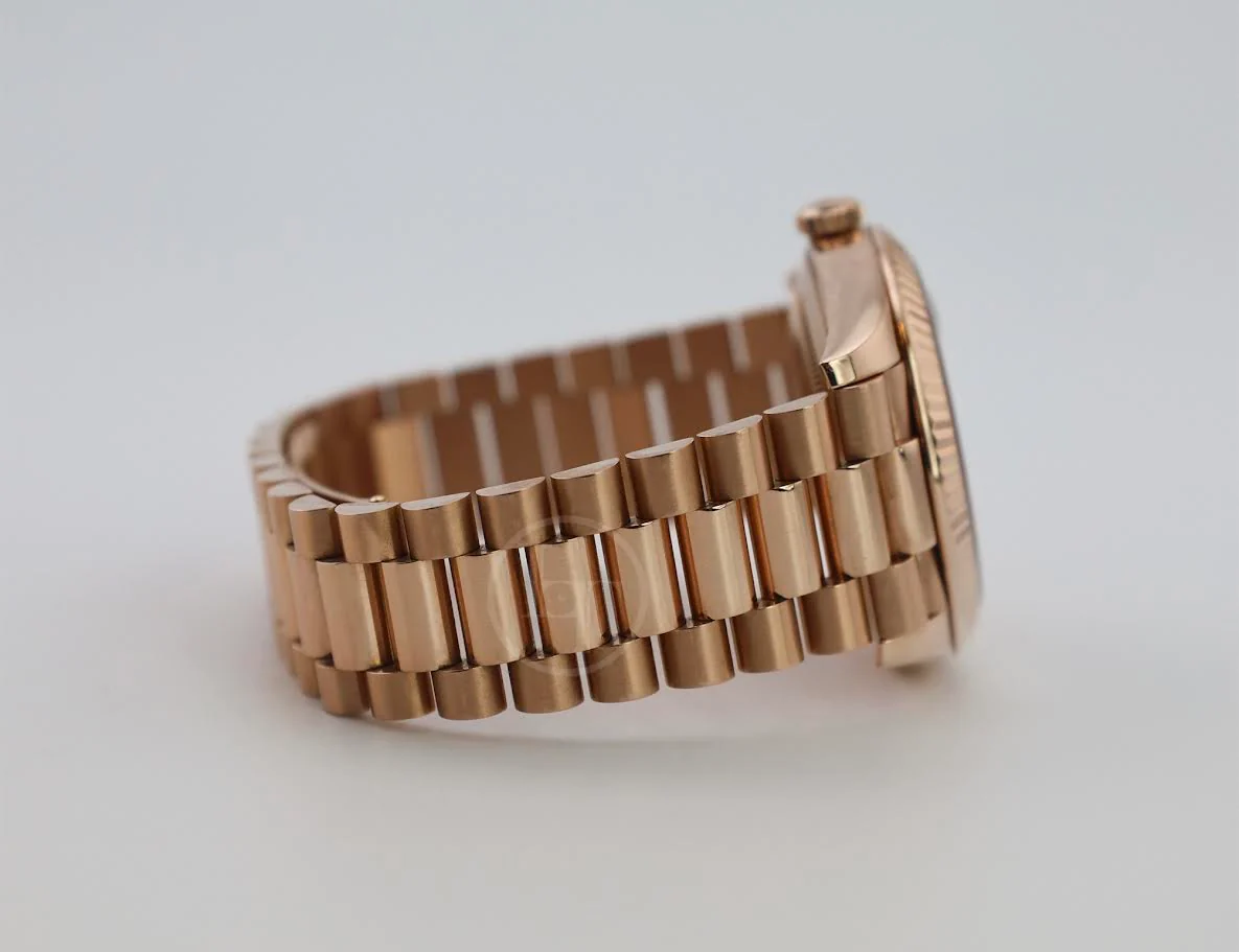 Rolex Day-Date 40 Rose Gold Olive Green Roman Dial & Fluted Bezel President Bracelet 228235 - - Image 6